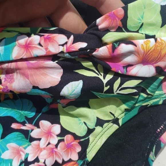 Tommy Bahama Fleur De Flora Hi Waist - Picture 5 of 7